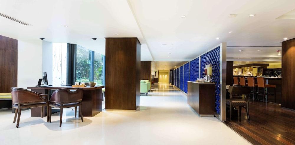 Hilton Garden Inn Trivandrum - Lobby
