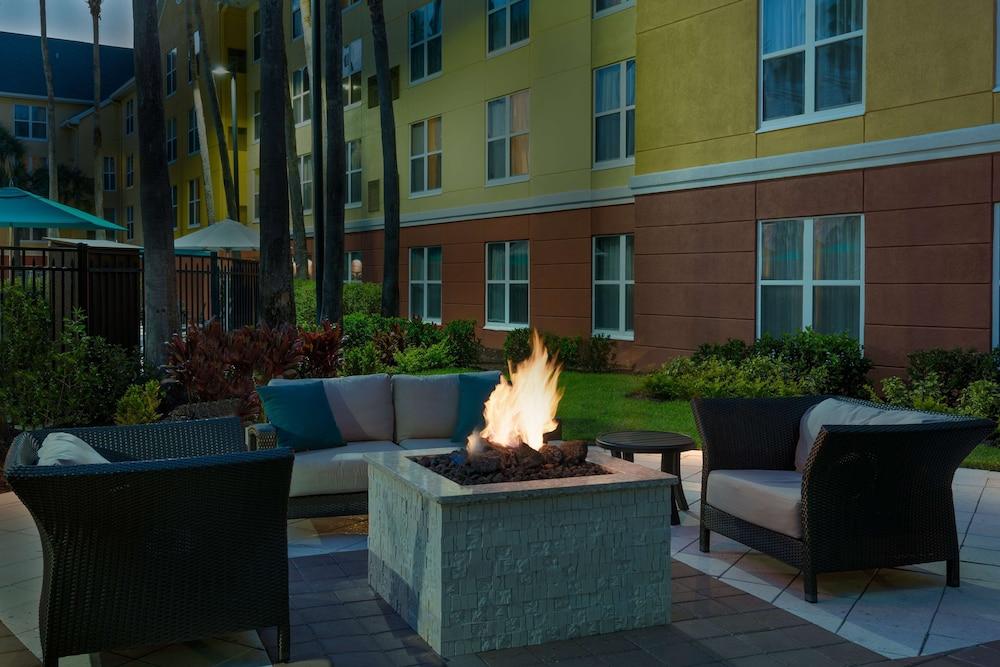 Homewood Suites by Hilton® Orlando-UCF Area - Exterior