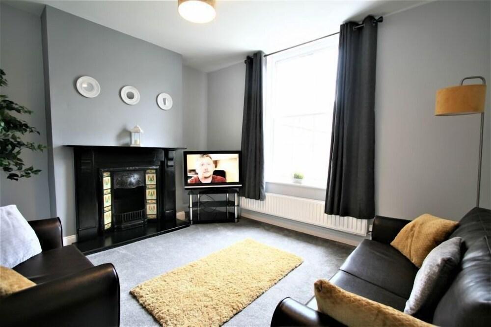Nelson Serviced Apartments - Living Area