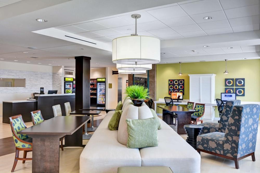 Home2 Suites by Hilton Azusa - Lobby