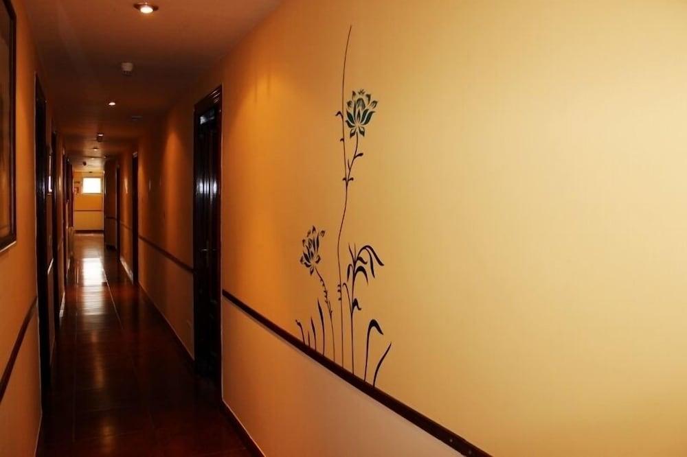 Hotel Santander Antiguo - Hallway