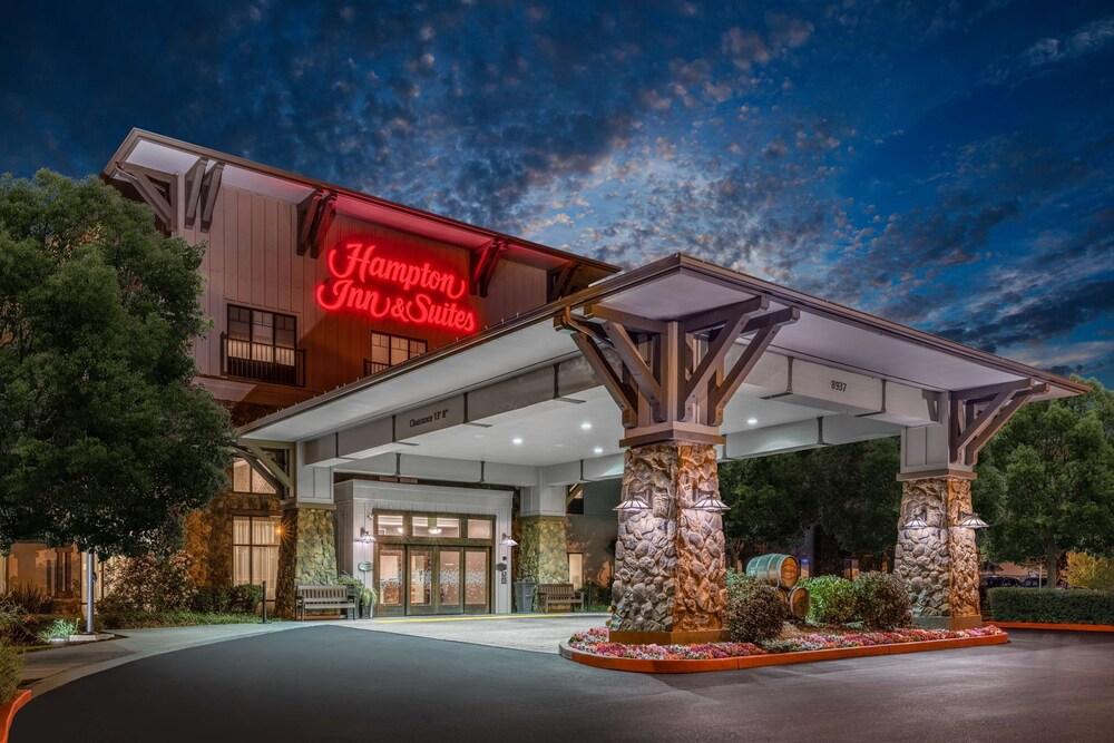 Hampton Inn & Suites Windsor - Sonoma Wine Country - Exterior