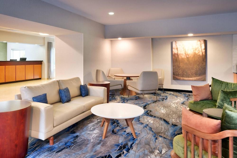 Fairfield Inn & Suites by Marriott Seattle Bellevue/Redmond - Lobby