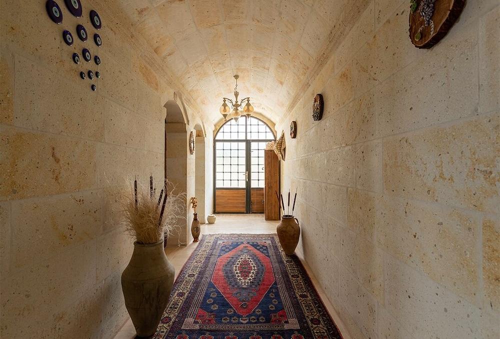 Esens Stone House - Interior