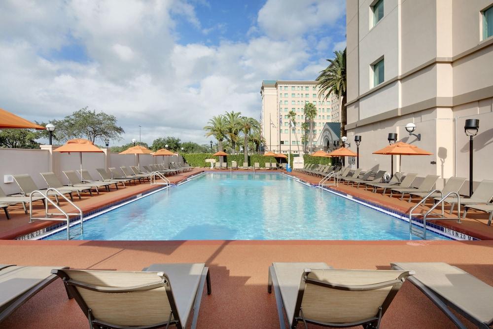 Florida Hotel & Conference Center in the Florida Mall - Outdoor Pool