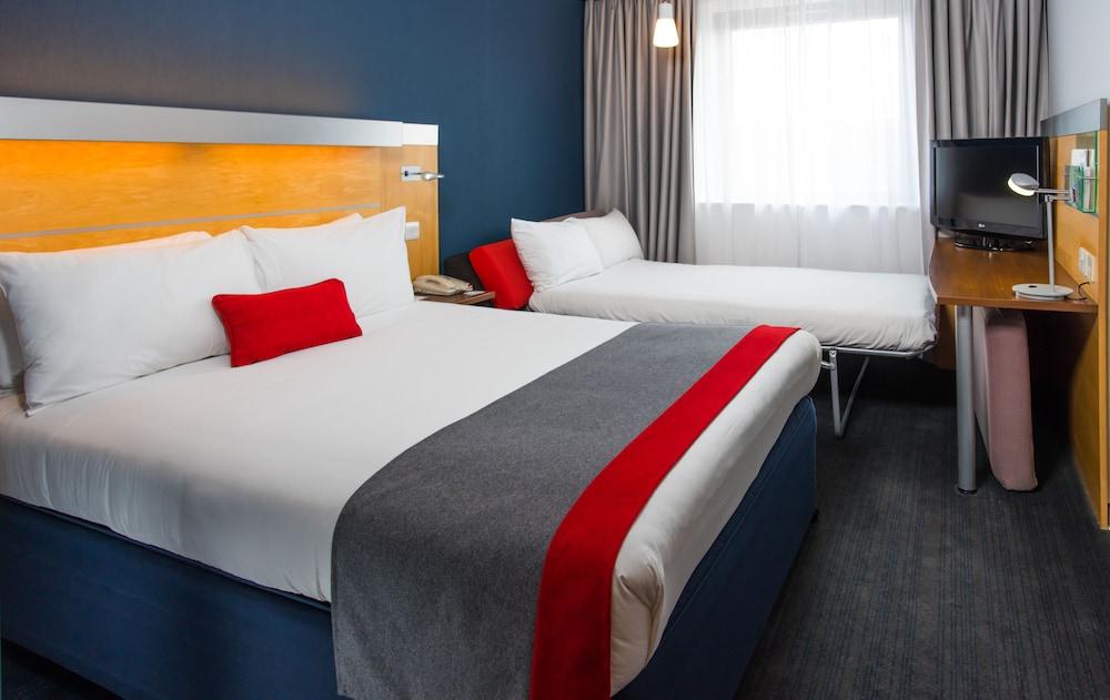 Holiday Inn Express Stevenage, an IHG Hotel - Room