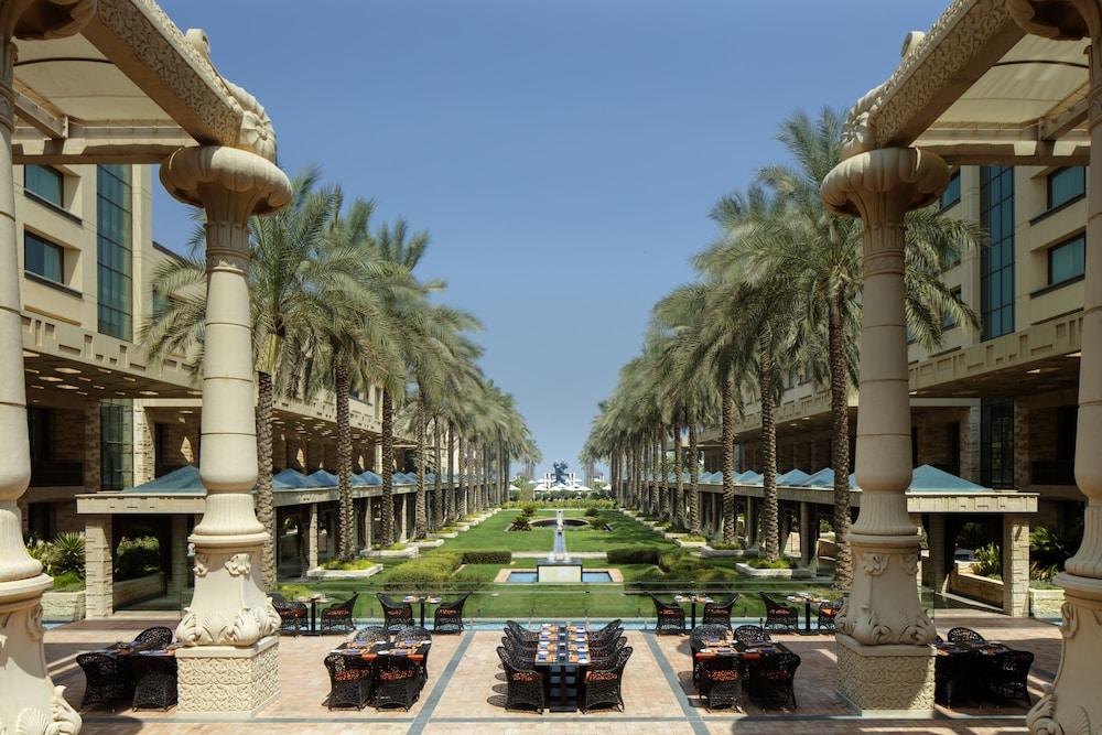 Jumeirah Messilah Beach Hotel And Spa - Property Grounds