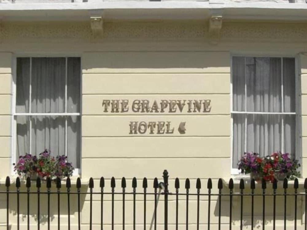 The Grapevine Hotel - Exterior