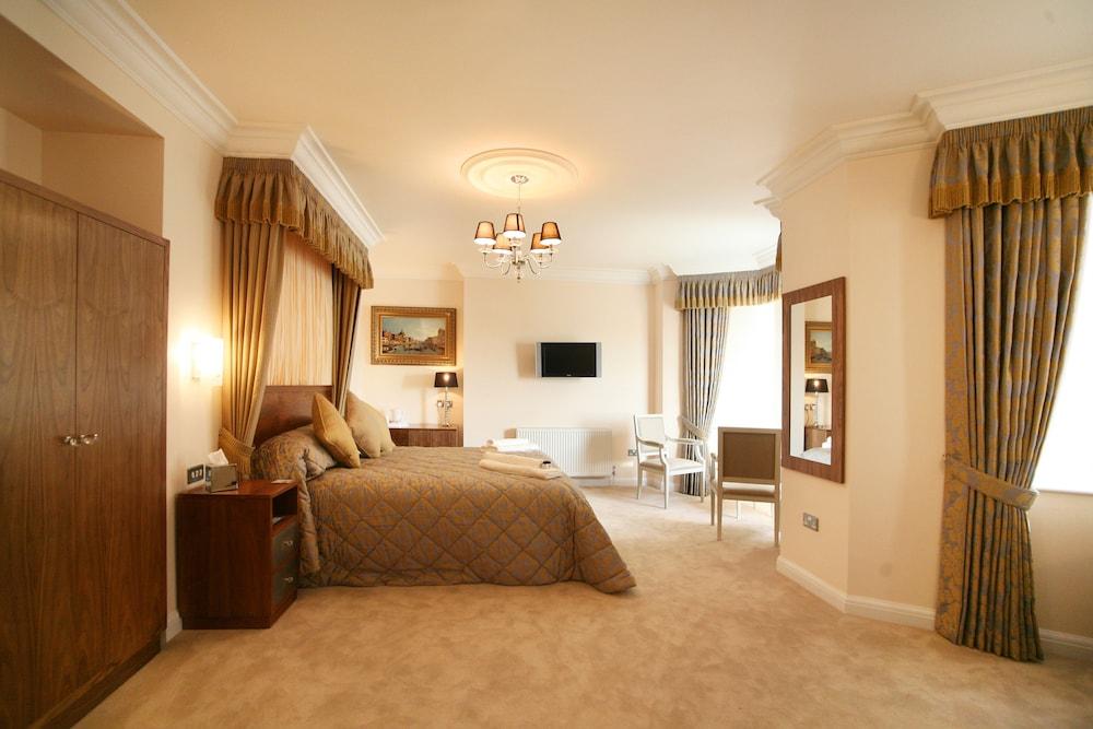 Legends Hotel Brighton - Room