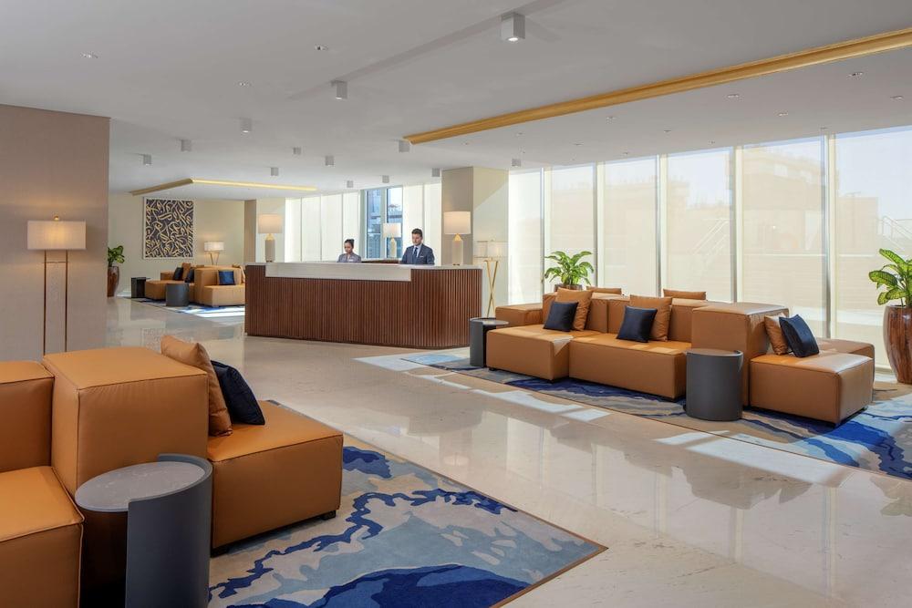فندق وأجنحة أفاني + بالم فيو دبي - Lobby
