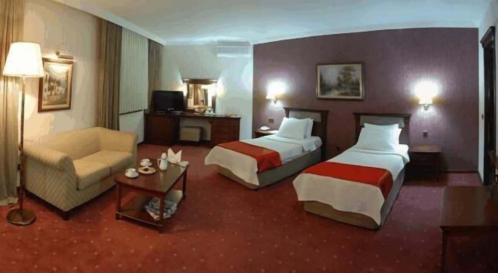 Saffron Hotel - Room