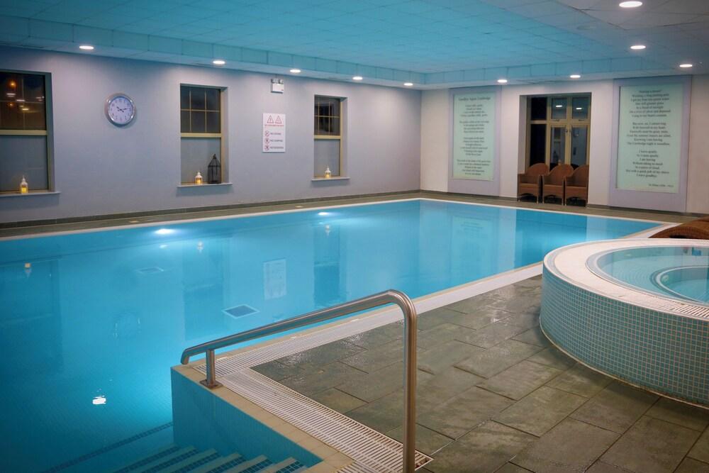 كامبريدج بلفري هوتل آند سبا - Indoor Pool