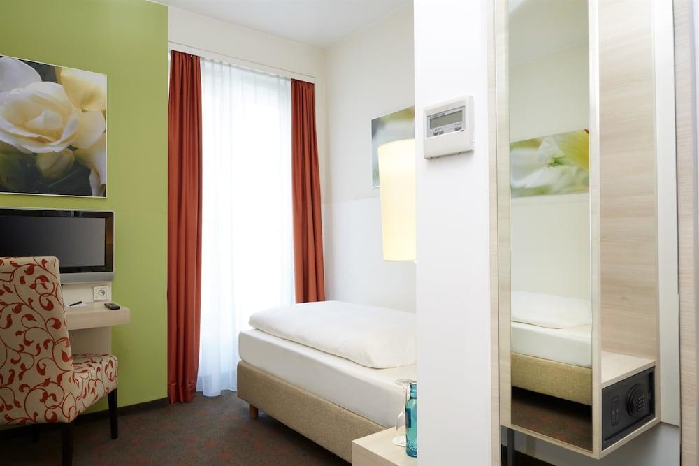 H+ Hotel München - Room