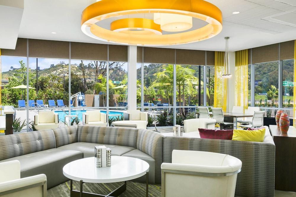 Springhill Suites San Diego Mission Valley - Lobby