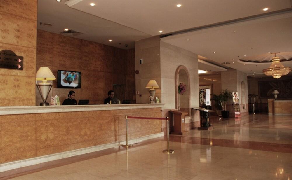 Berjaya Waterfront Hotel - Reception