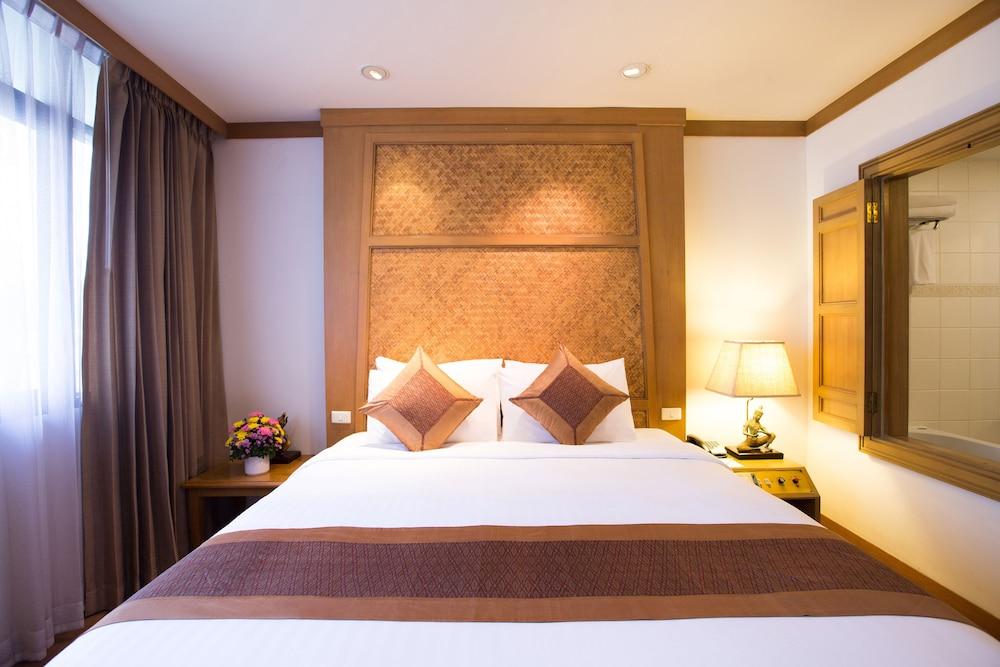 The Tarntawan Hotel Surawong Bangkok - Room