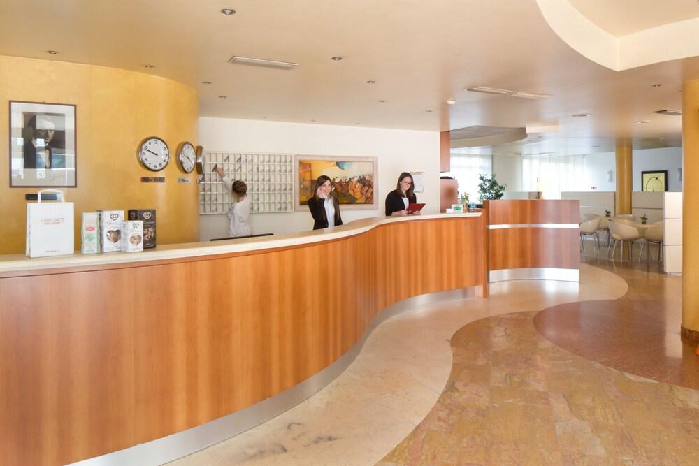 Montemezzi hotel - Reception Hall