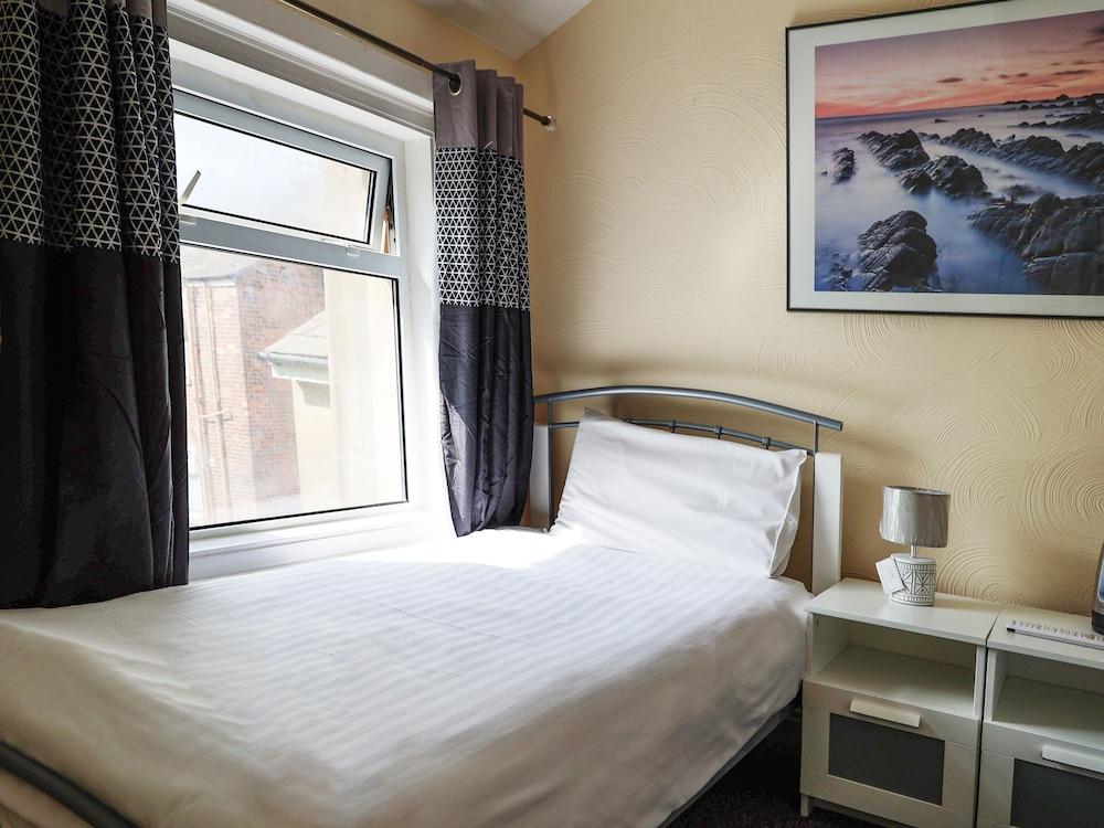 The Shores Hotel, Central Blackpool - Room