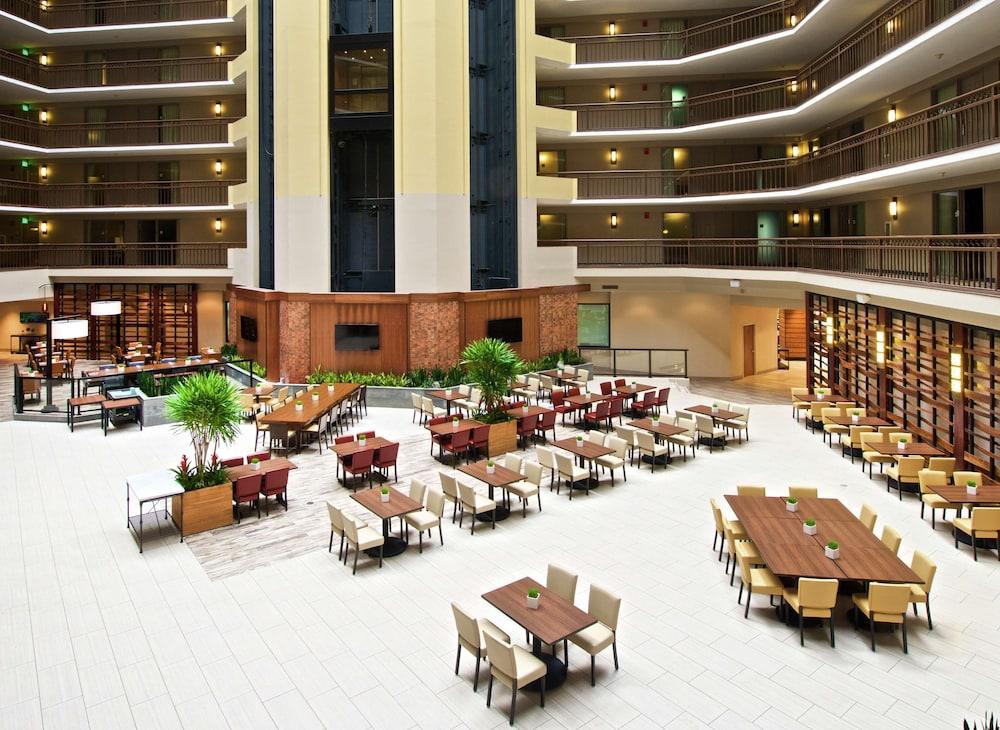 Embassy Suites by Hilton Portland Washington Square - Lobby