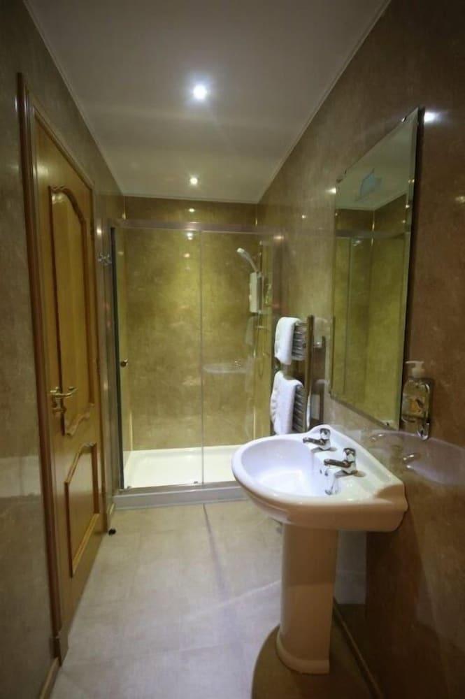 The Clachan Bed and Breakfast - Bathroom