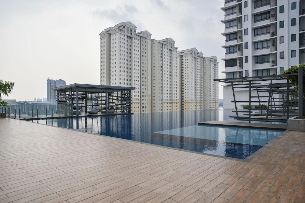 USJ One Subang Jaya by Widebed - Outdoor Pool