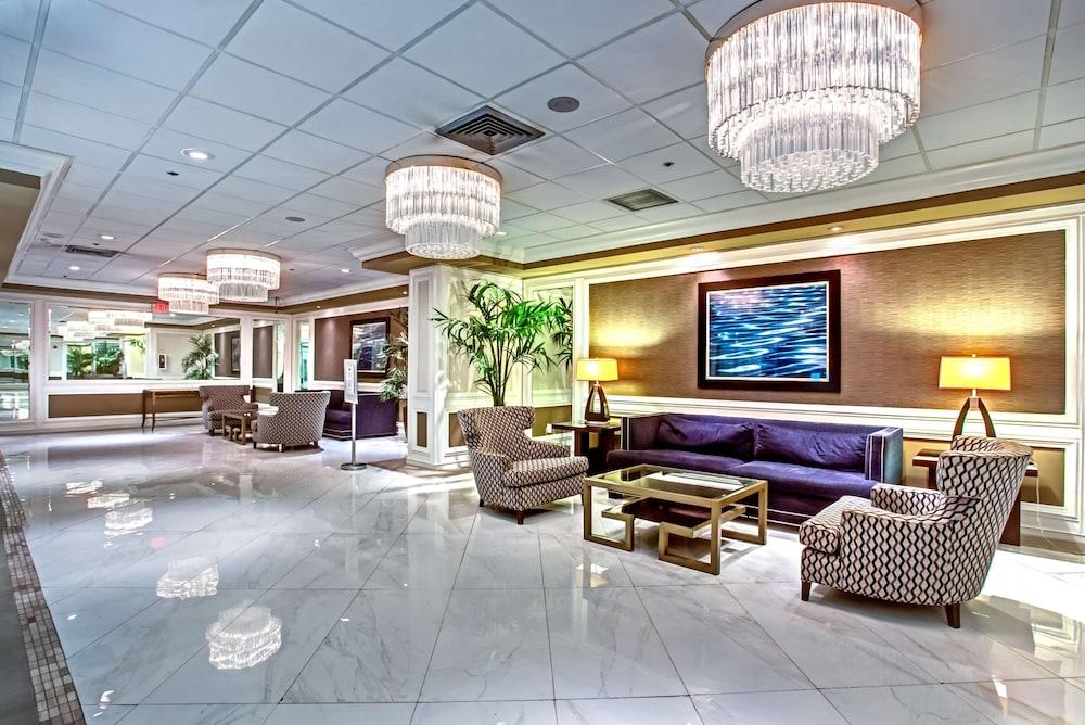 DoubleTree by Hilton Grand Hotel Biscayne Bay - Lobby