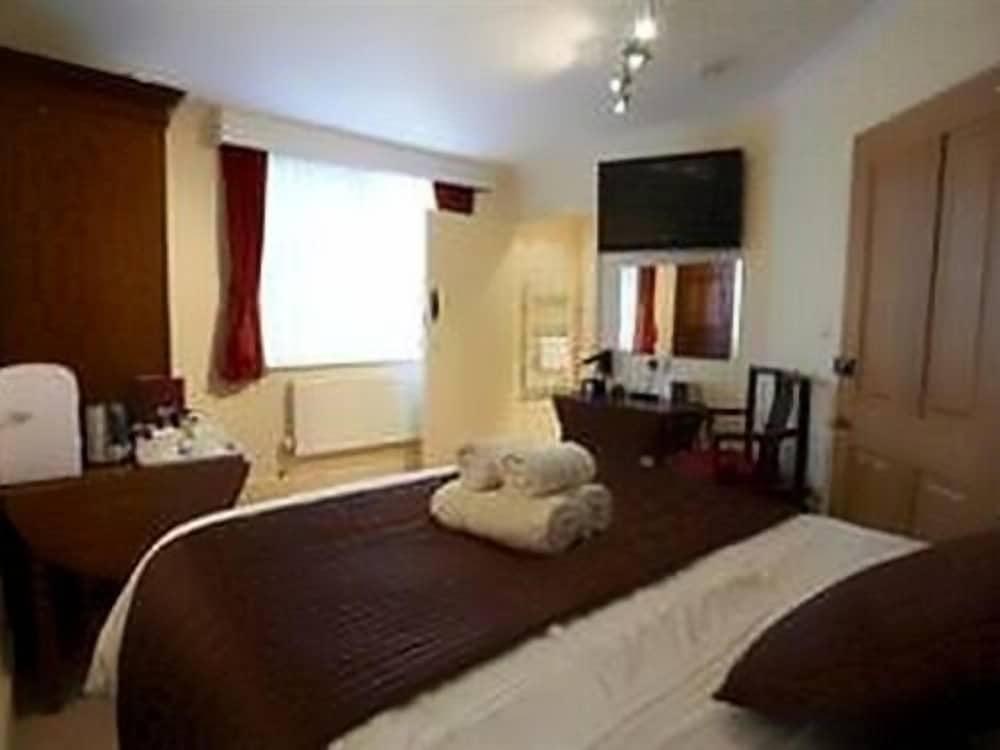 Manston Guest House - Room