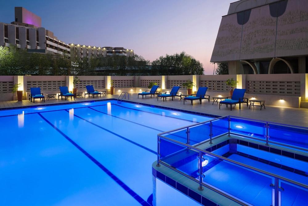 Crowne Plaza Jeddah, an IHG Hotel - Pool