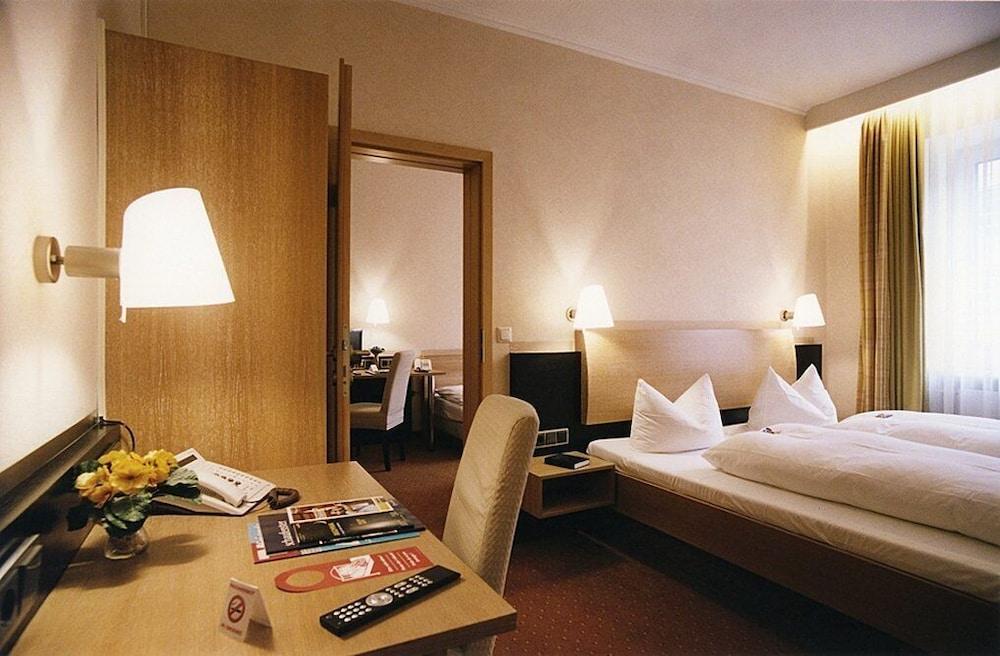 Hotel Jedermann - Featured Image