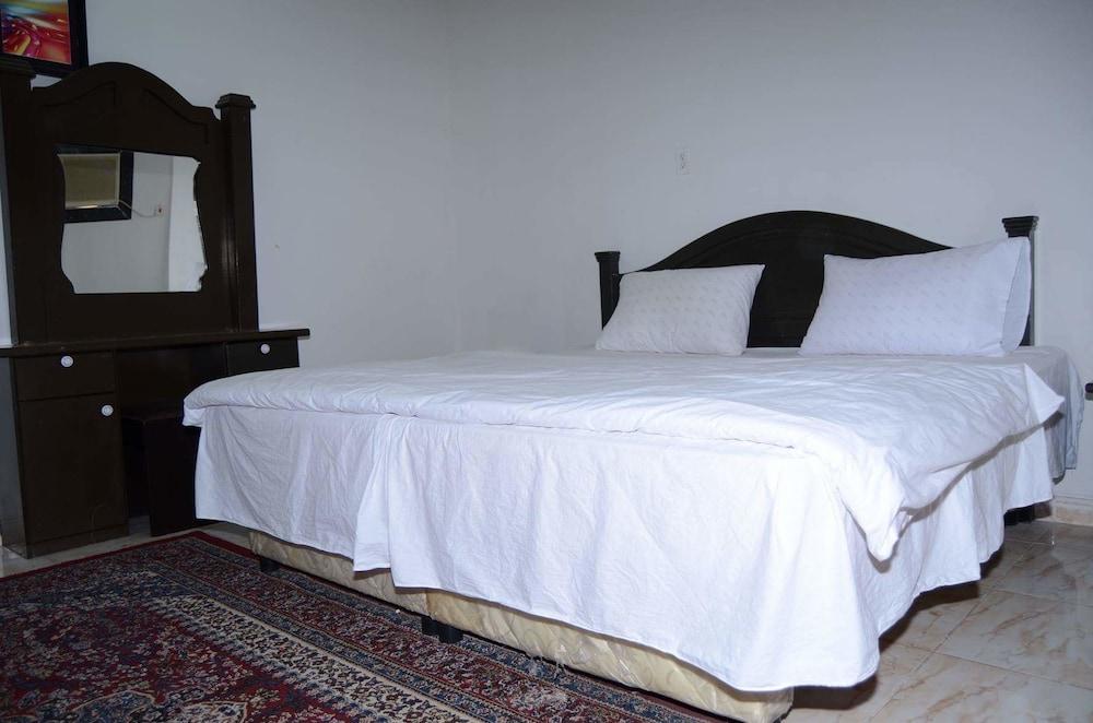 Al Eairy Furnished Apartments Nariyah 3 - Room