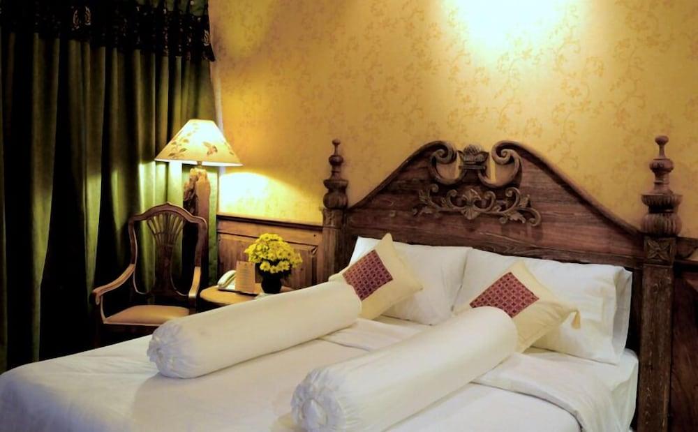 Omah Sinten Heritage Hotel & Resto - Room