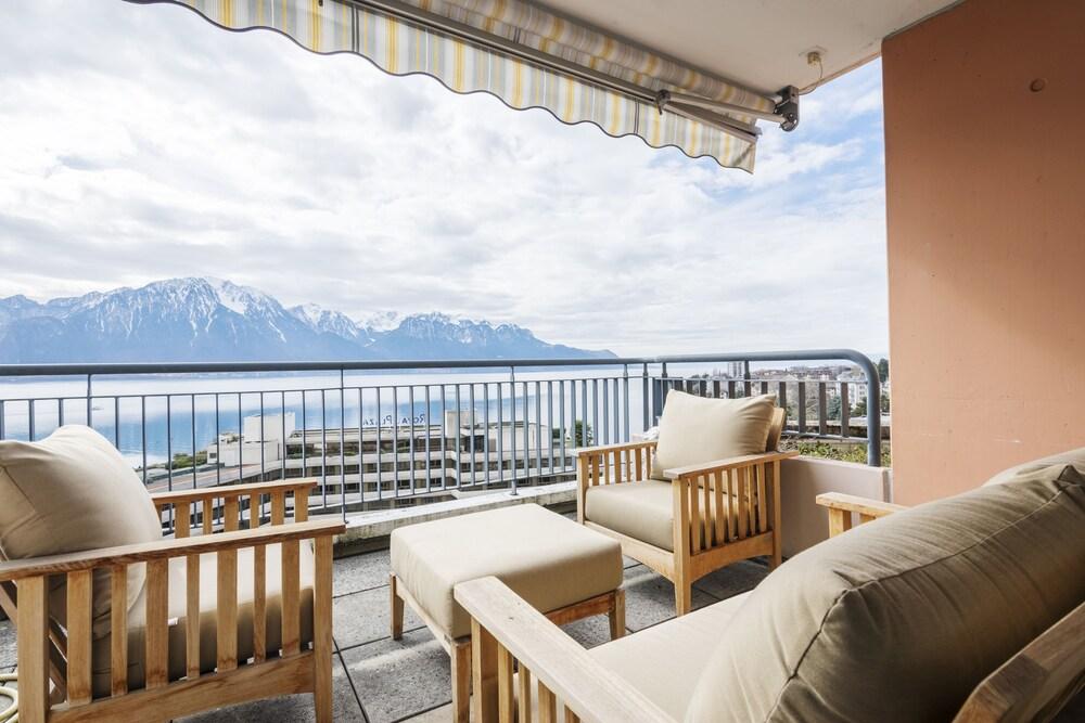 Alpine Stunning Apartment in Montreux - Featured Image