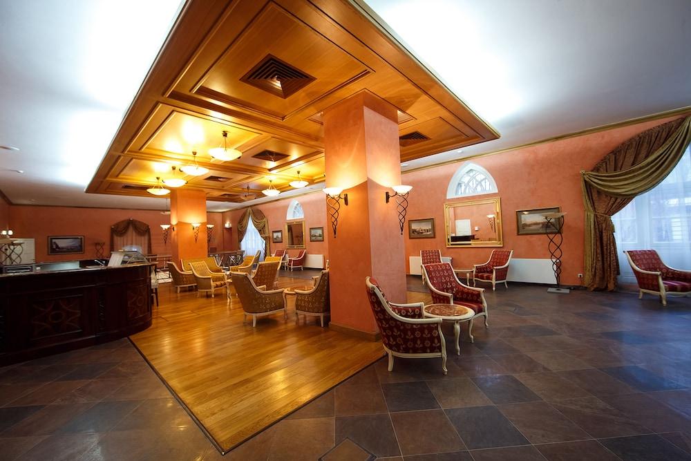 Petroff Palace Boutique Hotel - Lobby Lounge