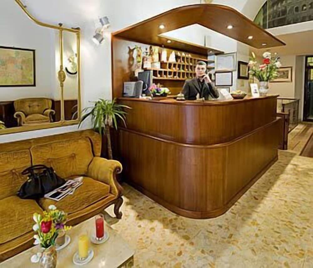 Hotel Altavilla - Lobby