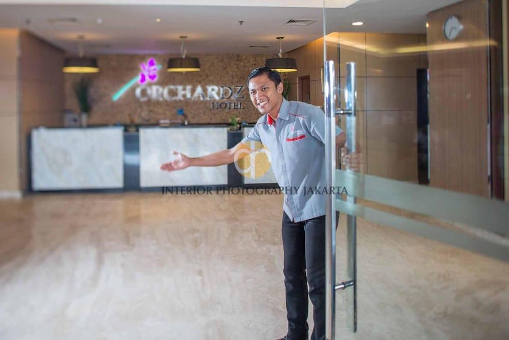 Orchardz Hotel Bandara Jakarta - Lobby