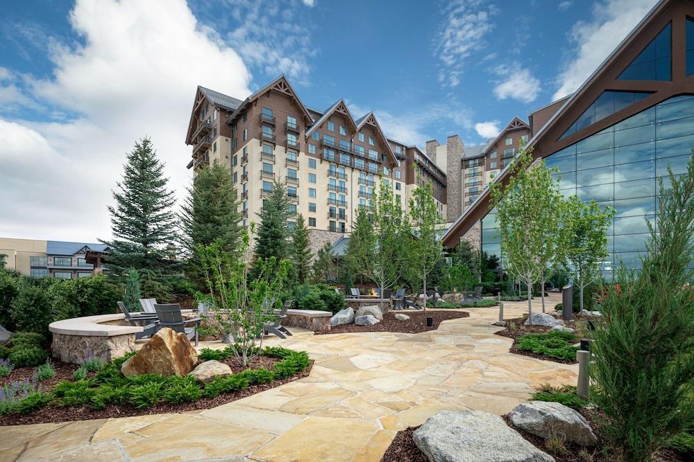 Gaylord Rockies Resort & Convention Center - Exterior