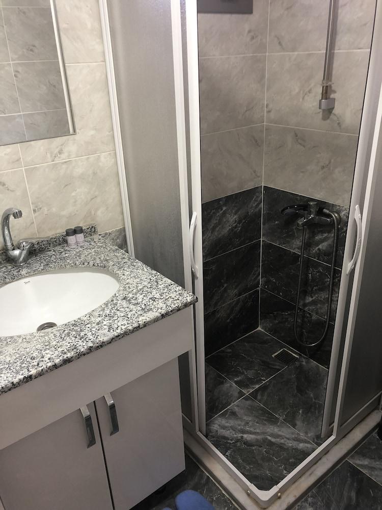 Celebi Apart Hotel - Bathroom