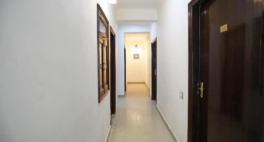 Goroomgo M M Guest House Howrah Kolkata - Interior