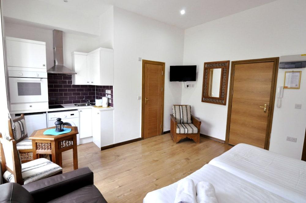 Kempsford House Apartments - Room