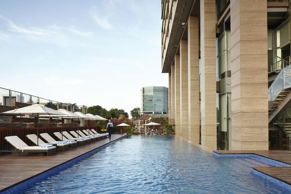 Fraser Residence Menteng Jakarta - Outdoor Pool