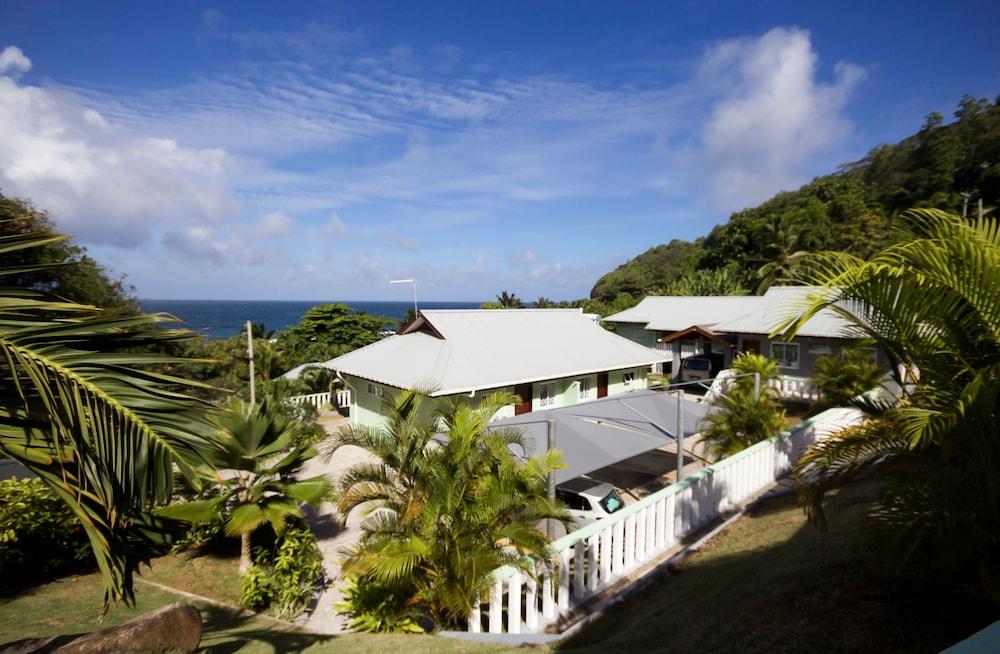Surfers Self-Catering Chalets - Featured Image