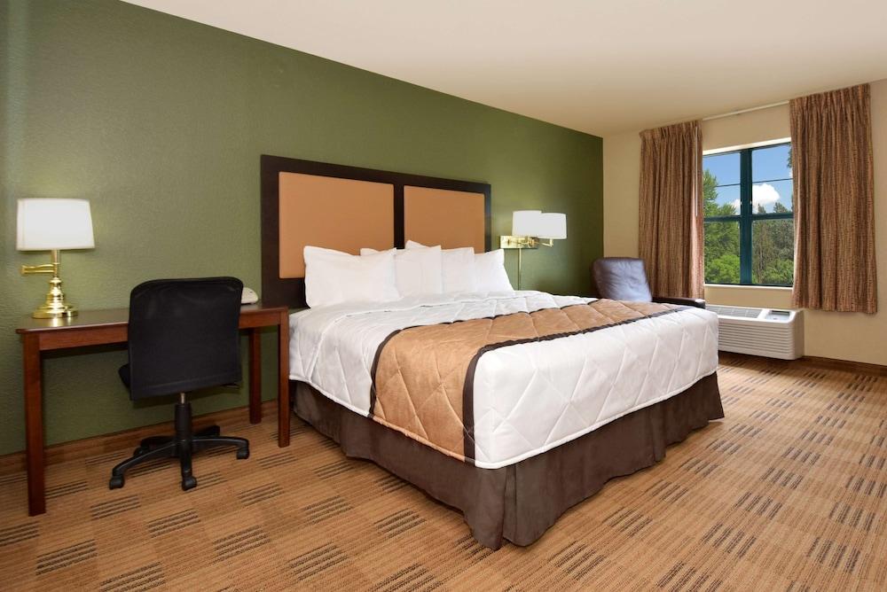 Extended Stay America Suites Long Island Bethpage - Room