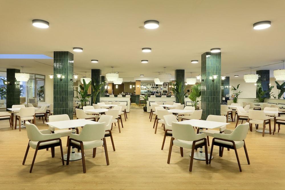 Grand Palladium Palace Ibiza Resort & Spa - Lobby Lounge