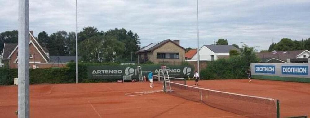 Velotel Brugge - Tennis Court