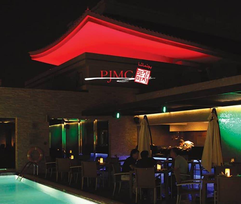 Asiana Hotel Dubai - BBQ/Picnic Area