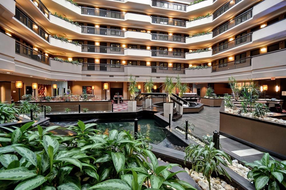 Embassy Suites by Hilton Dulles Airport - Lobby