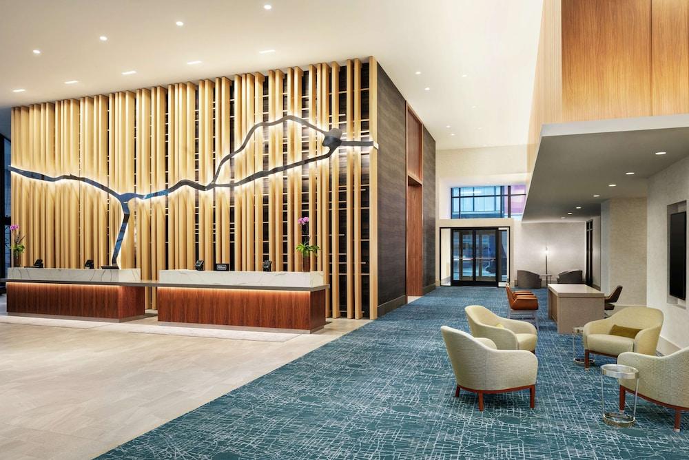 DoubleTree by Hilton Chicago - Magnificent Mile - Reception