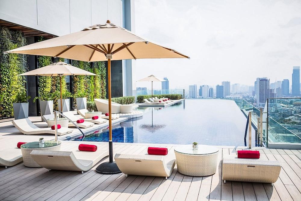 Avani+ Riverside Bangkok Hotel - Outdoor Pool