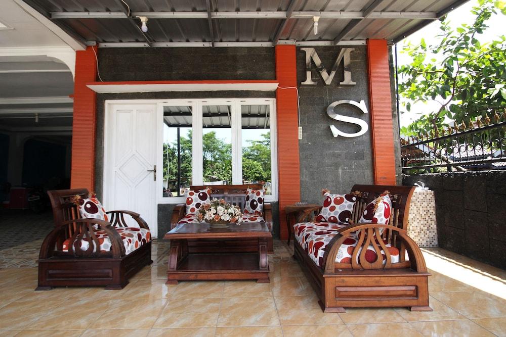 OYO 609 Ms Hotel Pangandaran - Lobby Sitting Area