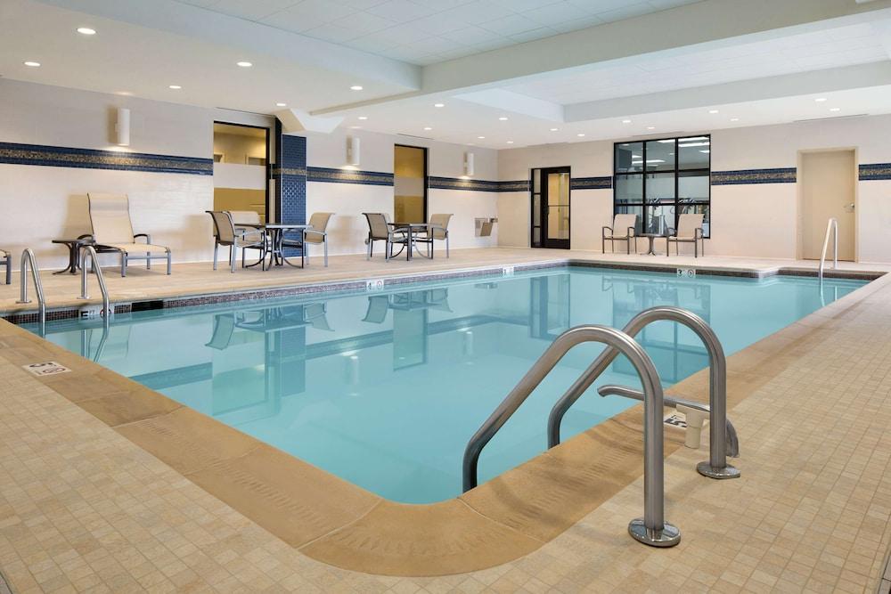 Hampton Inn & Suites Edgewood/Aberdeen-South - Pool